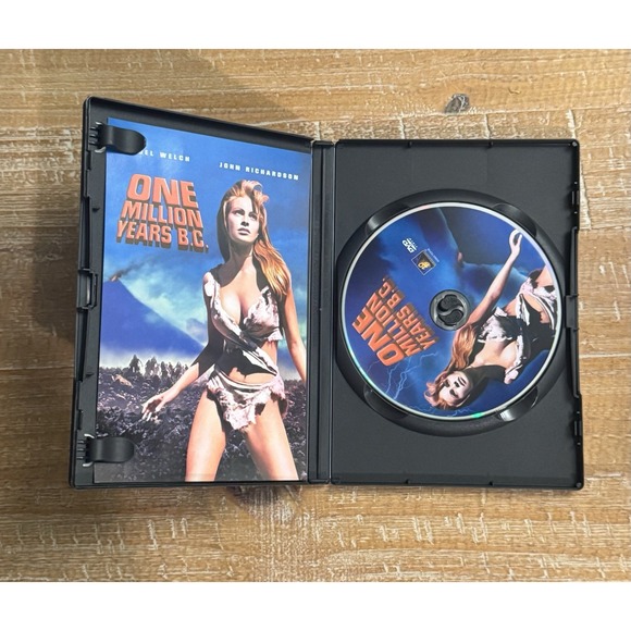 Raquel Welch Collection (DVD, 2004, 5-Disc Set) One Million Years B.C. Bandolero - Picture 10 of 12